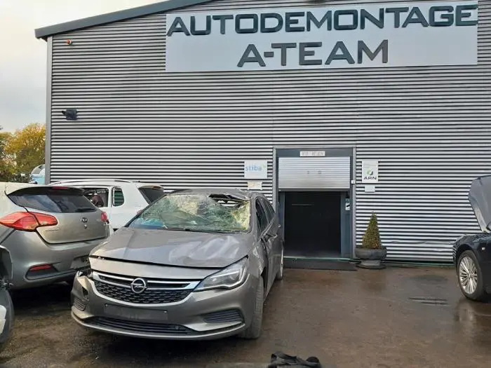 Rembekrachtiger Opel Astra
