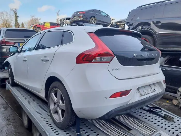 Remklauw (Tang) links-voor Volvo V40