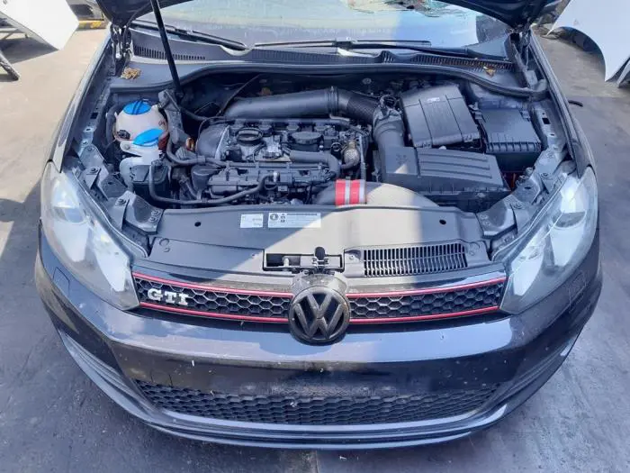 Hoofdremcilinder Volkswagen Golf