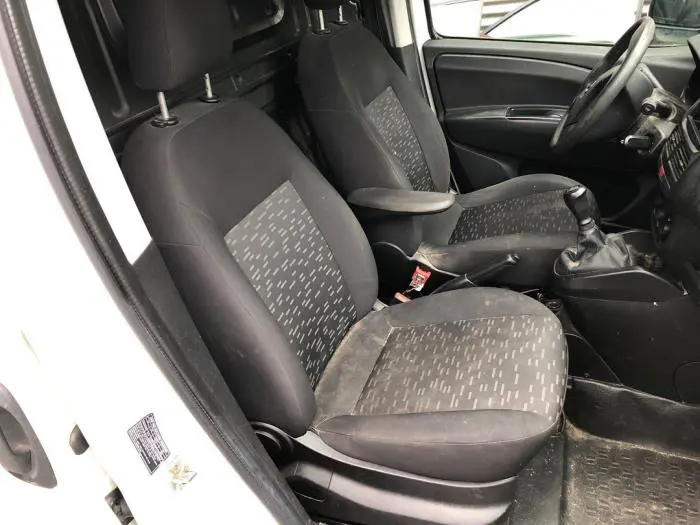 Veiligheidsgordel rechts-voor Opel Combo