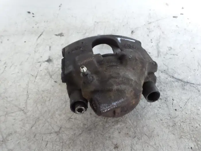 Remklauw (Tang) links-voor Ford Puma 97-